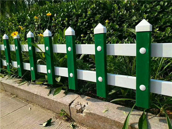 pvc<a href='http://m.fvsm.cn' target='_blank'><u>草坪<a href='http://m.fvsm.cn' target='_blank'><u>護欄</u></a></u></a>