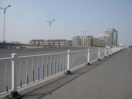 <a href='http://m.fvsm.cn' target='_blank'><u>道路護(hù)欄</u></a>