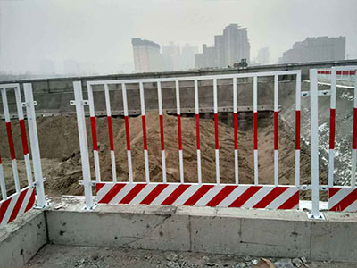 基坑<a href='http://m.fvsm.cn' target='_blank'><u>護(hù)欄</u></a>