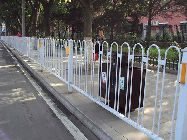 <a href='http://m.fvsm.cn' target='_blank'><u>鐵馬</u></a>護(hù)欄