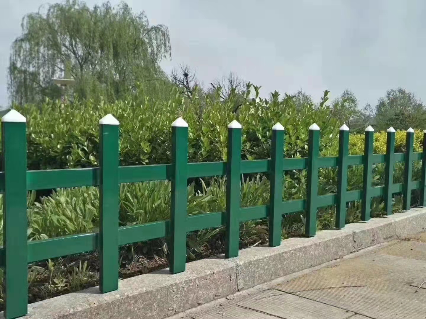 <a href='http://m.fvsm.cn' target='_blank'><u>草坪護(hù)欄</u></a>