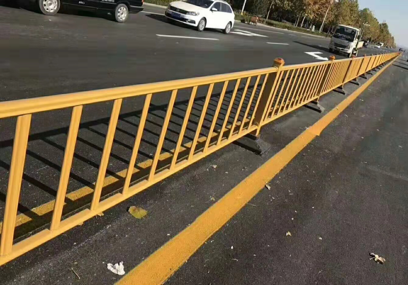 <a href='http://m.fvsm.cn' target='_blank'><u>道路<a href='http://m.fvsm.cn' target='_blank'><u>護(hù)欄</u></a></u></a>