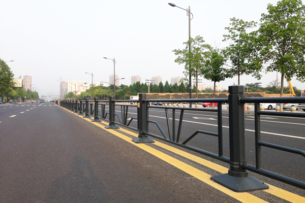 <a href='http://m.fvsm.cn' target='_blank'><u>市政<a href='http://m.fvsm.cn' target='_blank'><u>道路<a href='http://m.fvsm.cn' target='_blank'><u>護(hù)欄</u></a></u></a></u></a>