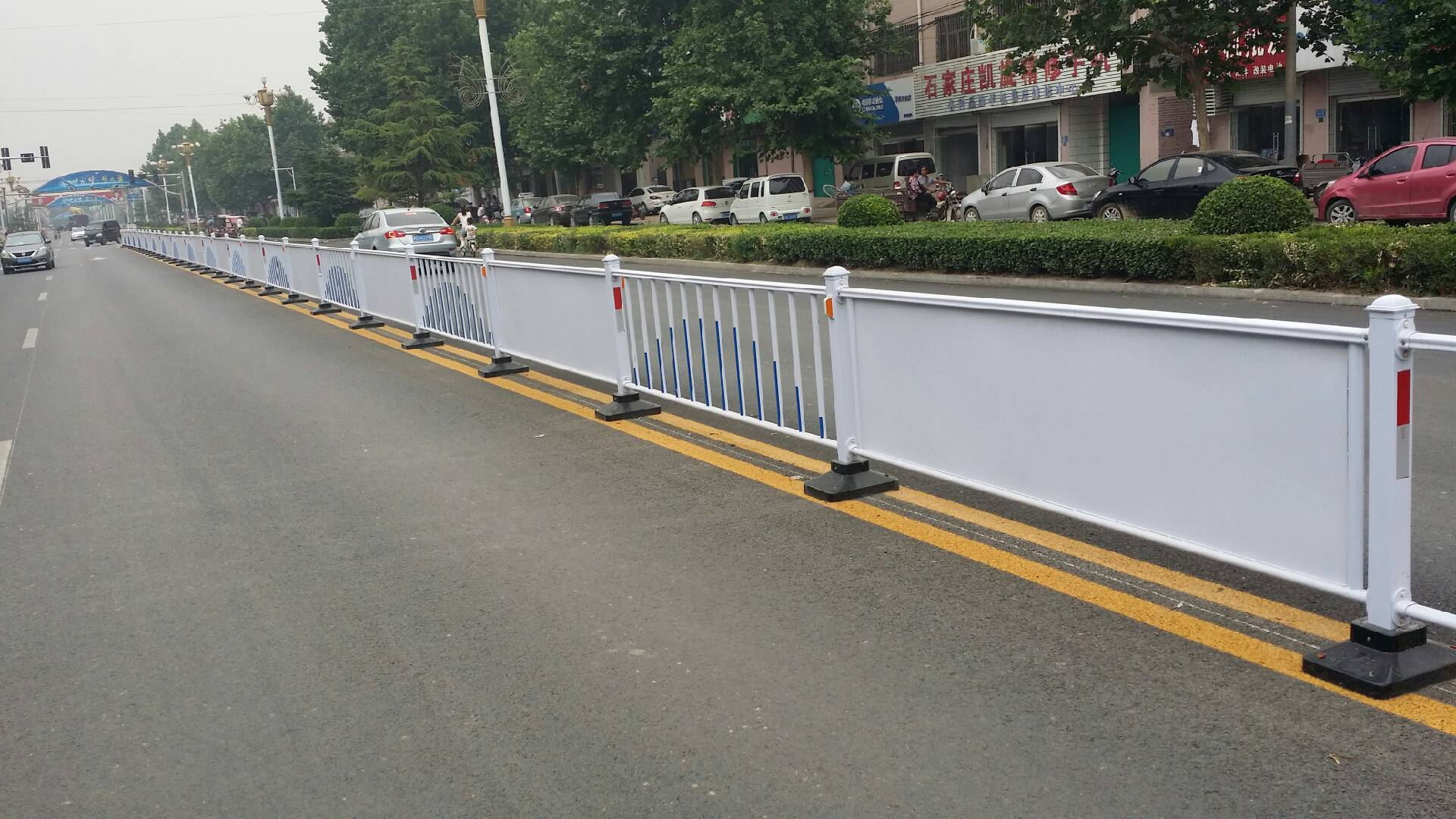 <a href='http://m.fvsm.cn' target='_blank'><u>道路<a href='http://m.fvsm.cn' target='_blank'><u>隔離<a href='http://m.fvsm.cn' target='_blank'><u>護(hù)欄</u></a></u></a></u></a>