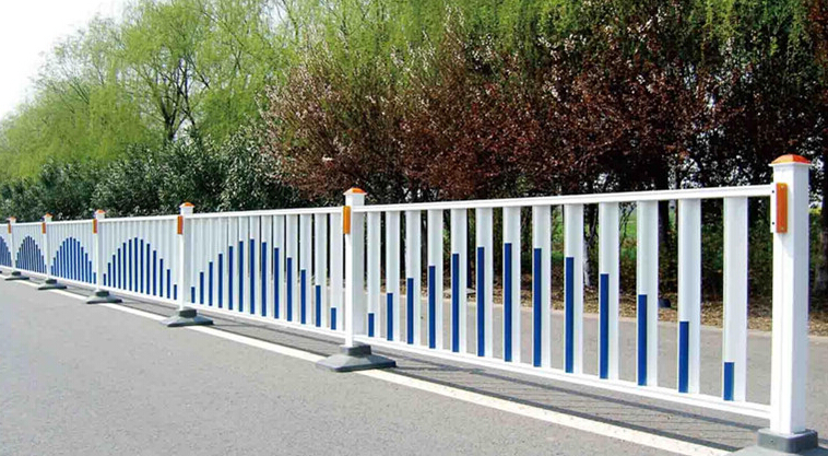 <a href='http://m.fvsm.cn' target='_blank'><u>道路護(hù)欄</u></a>
