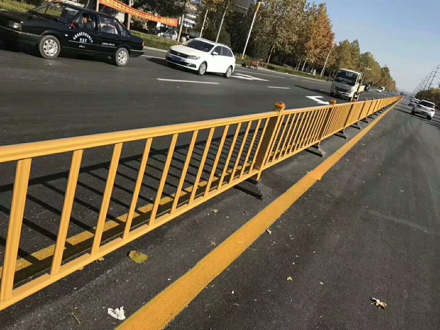 <a href='http://m.fvsm.cn' target='_blank'><u>市政道路<a href='http://m.fvsm.cn' target='_blank'><u>護(hù)欄</u></a></u></a>