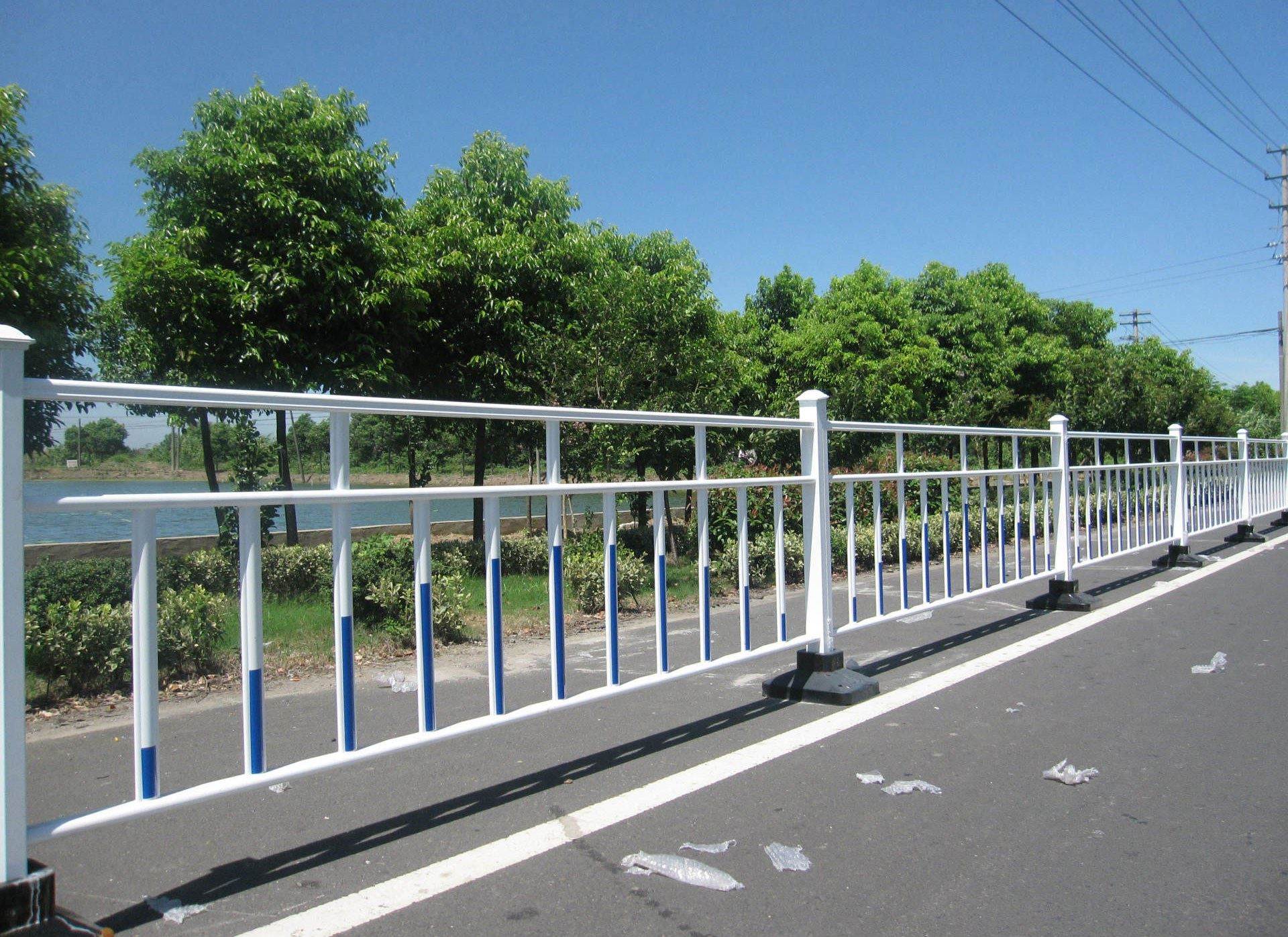 <a href='http://m.fvsm.cn' target='_blank'><u>市政道路護欄</u></a>