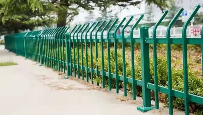 草坪<a href='http://m.fvsm.cn' target='_blank'><u>護(hù)欄</u></a>