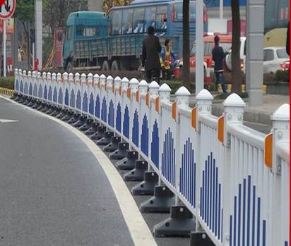 <a href='http://m.fvsm.cn' target='_blank'><u>道路<a href='http://m.fvsm.cn' target='_blank'><u>護(hù)欄</u></a></u></a>